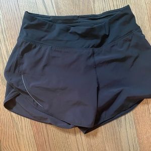lululemon athletic 4 inch black shorts size 6